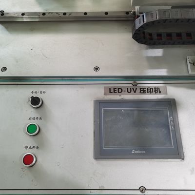 Ηλεκτρονική γραμμή παραγωγής επικαλύψεων UV UV Embossing By UV Glue For Glass Acrylic Sheet