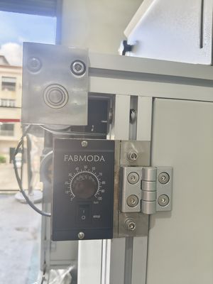 Μηχανή στεγνώσεως UV μικρής παραγωγής με συμπαγές σχεδιασμό 2107 mm x 1390 mm x 1900 mm