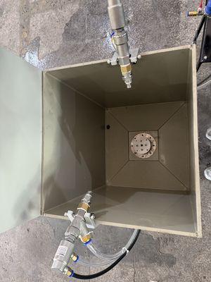 Μονόσταθμη περιστροφική επικάλυψη για δοχεία τροφίμων από χαρτοπολτούμη που έχουν τοποθετηθεί σε καλούπι ∆ιαχείριση πάγκου με προσαρμόσιμα εξαρτήματα για Ε&Α και παραγωγή μικρών παρτίδων