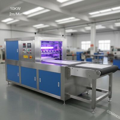 Μηχανή επιστρώματος ρόλων 10KW 2m/Min οριζόντια off-$l*line UV με τη ζώνη μεταφορέων
