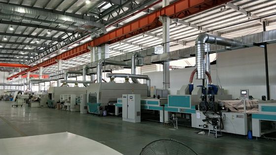 Αυτόματη UV Coater μηχανή, γραμμή παραγωγής χρωμάτων ψεκασμού W1300mm