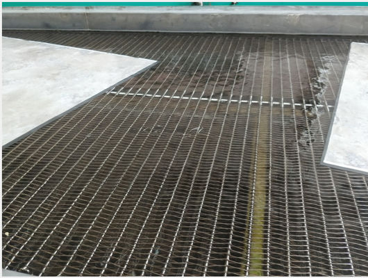 Μηχανή ζωνών μεταφορέων ανοξείδωτου W1320mm 1m/Min/μεταφορέας ζωνών πλέγματος