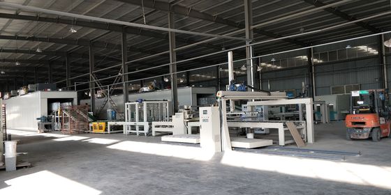 Ευρεία μηχανή 4KW 1600mm φόρτωσης και εκφόρτωσης επιστρώματος UV αυτόματη