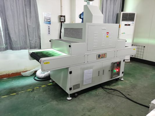 omron UV θεραπεύοντας μηχανή Quickiy κόλλας των οδηγήσεων ζωνών μεταφορέων Machinete ηλεκτρονόμων UV θεραπεύοντας flon LCD