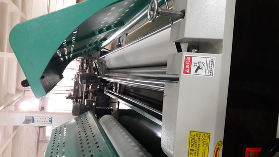 ρόλος πλάτους 1320mm αποτελεσματικός για να κυλήσει MDF μηχανών 5m/Min επιστρώματος τη χρήση