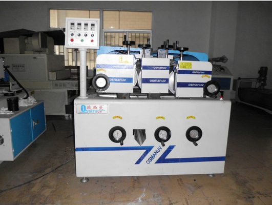 ISO9001 πλάτος 1320mm πλαστικό μέταλλο τρία μηχανή επιστρώματος ρόλων