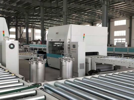 60KW εξοπλισμός επιστρώματος ψεκασμού σερβο μηχανών της Mitsubishi για την επιτροπή πορτών